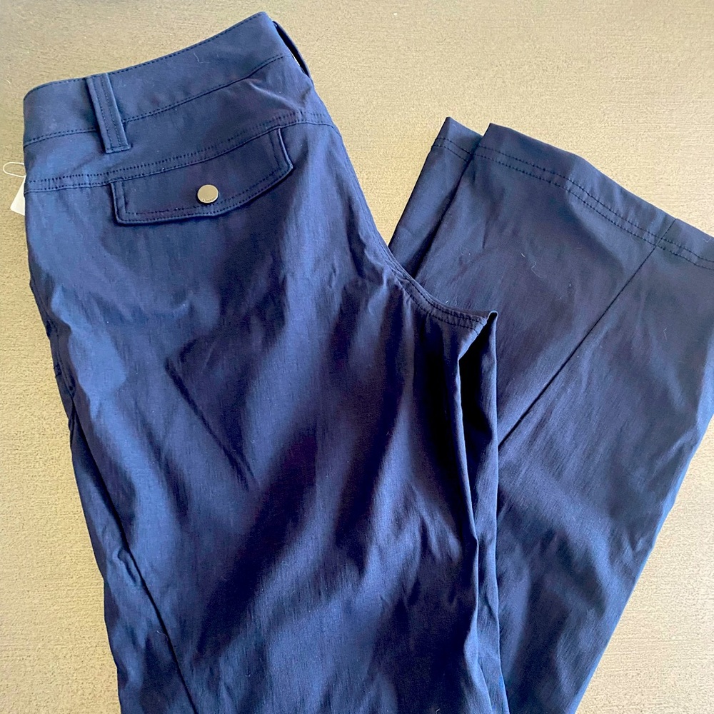NWT Athleta dipper pants. Size 8 petite